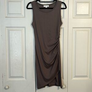 TREASURE & BOND Size Small Taupe Ruched Sleeveless Crossover Hem Sheath Mini